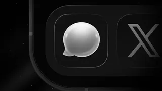 Icone de l'application XChat, la messagerie de X, a cote de l'icone de l'app X sur un ecran d'iPhone