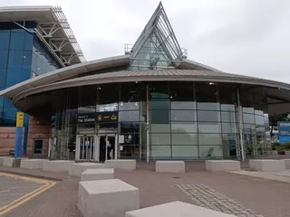 Entrée de la gare de l'aéroport de Manchester