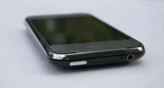 Application Facebook ouverte sur un smartphone