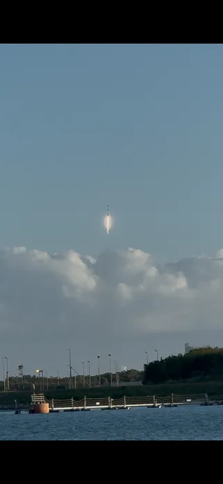 Lancement d'une fusee Falcon 9 de SpaceX, groupe qui detient desormais le reseau social X