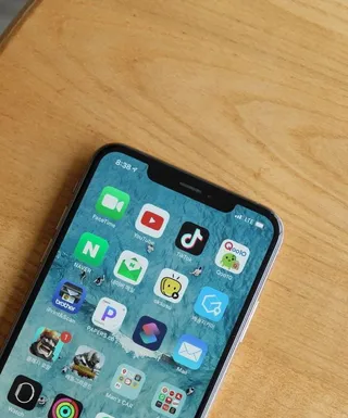 Logo TikTok affiché sur l'écran d'un smartphone